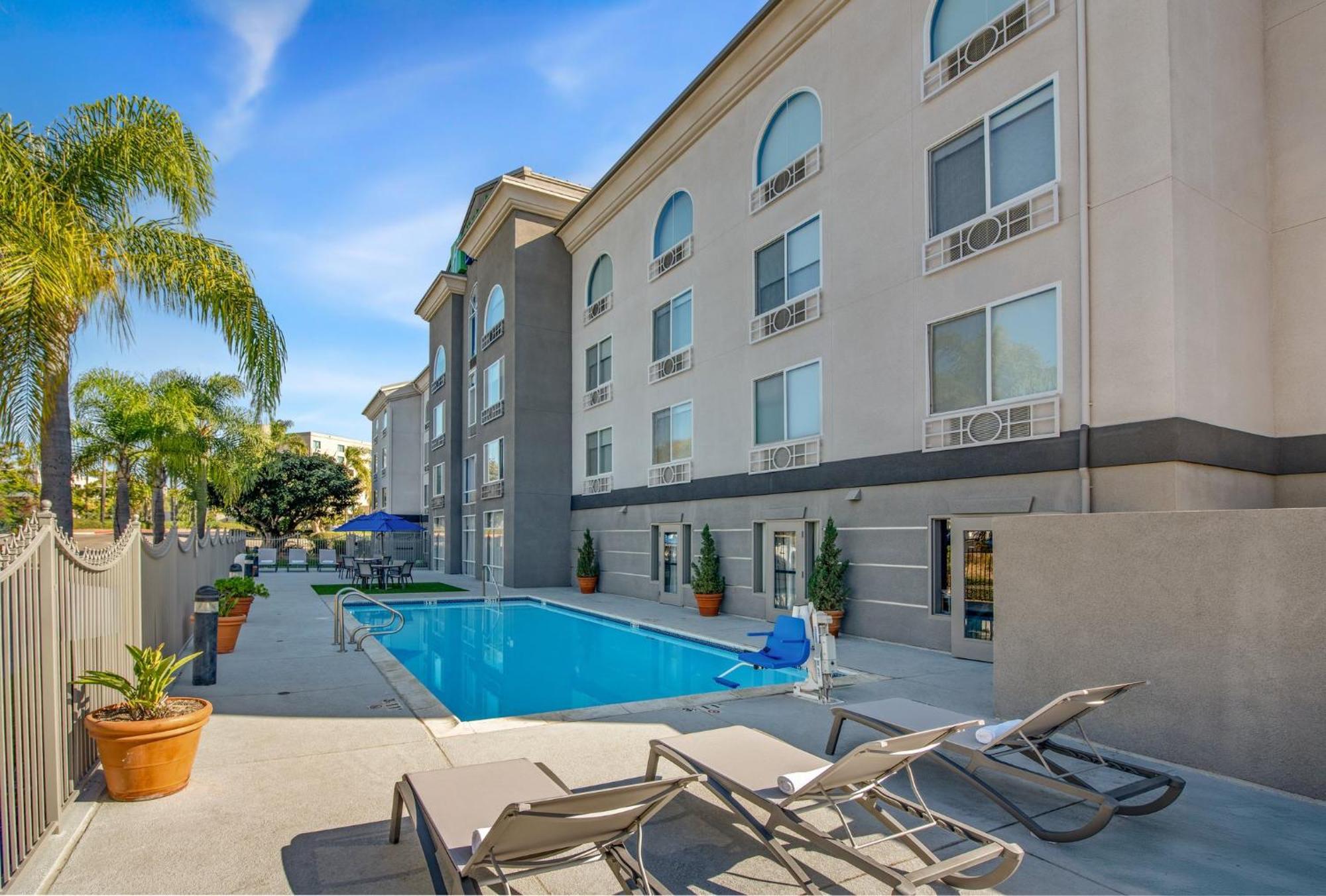 Holiday Inn Express San Diego - Sorrento Valley By Ihg Εξωτερικό φωτογραφία
